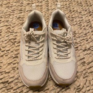 White & Pink Sketchers Sneakers Size 7.5